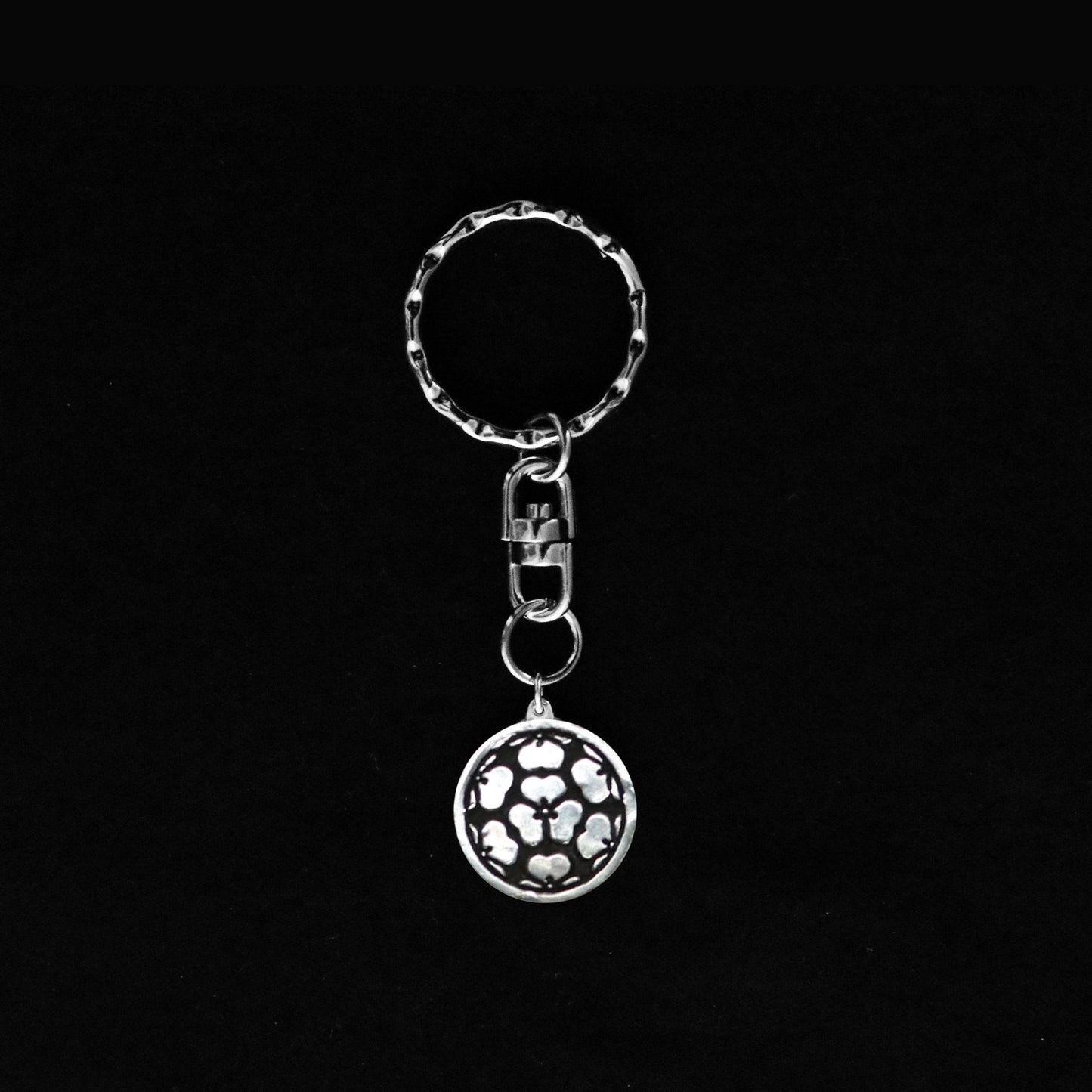 Seven wood sorrels - Nanatsu Katabami- Key chain - Kamon - Japanese Family Crest