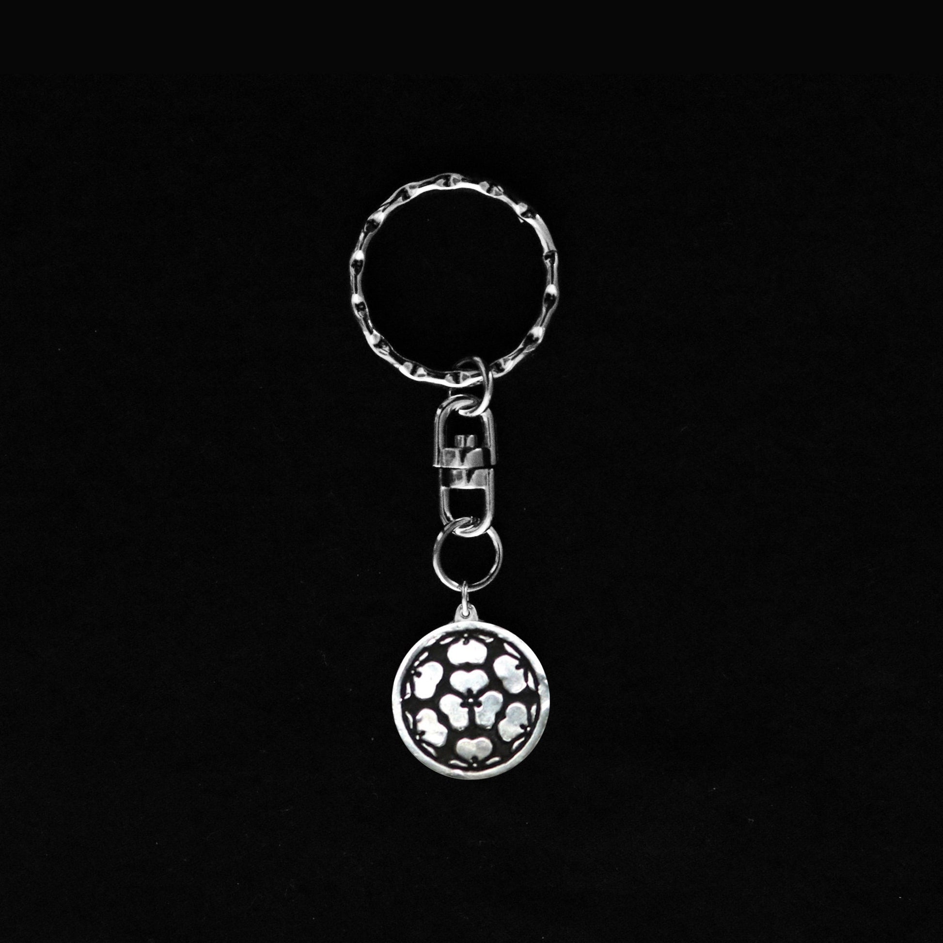 Seven wood sorrels - Nanatsu Katabami- Key chain - Kamon - Japanese Family Crest