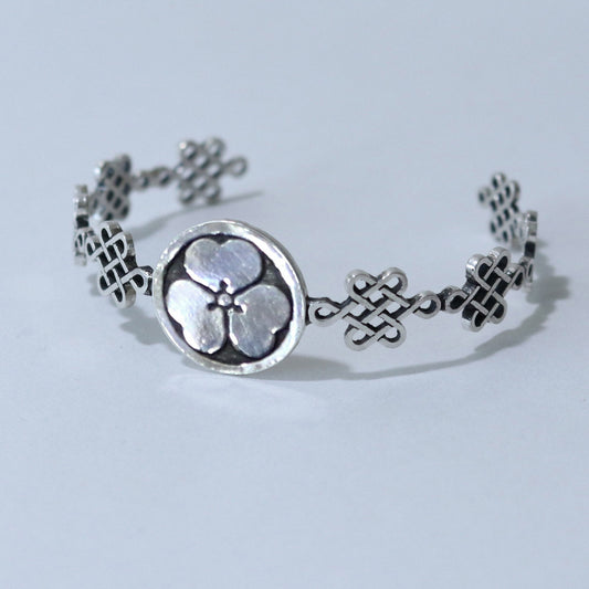 Bangle /Wood Sorrel in a circle / Kamon / Japanese Mon / Sterling Silver