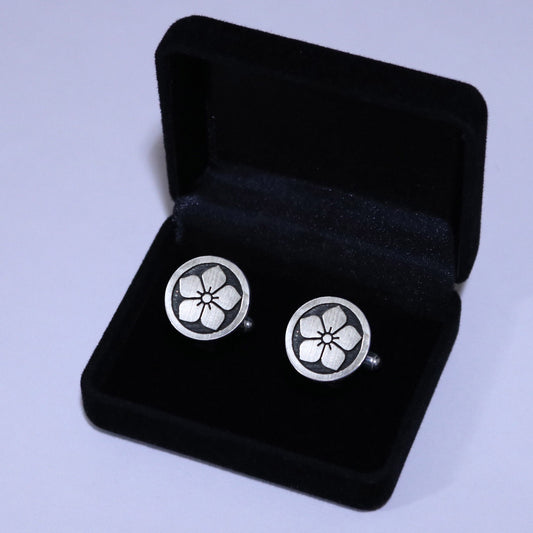 Cufflinks - A Chinese Bellflower in a circle - Maruni kikyou - 丸に桔梗