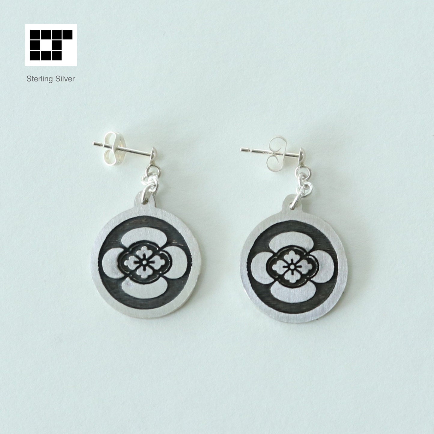 Earrings - Japanese Quince in a circle -  丸に木瓜　Maruni Mokkou