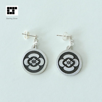 Earrings - Japanese Quince in a circle -  丸に木瓜　Maruni Mokkou