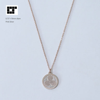 Three Oak Leaves in a circle - Japanese Kamon pendant - Maruni Mitsu Kashiwa