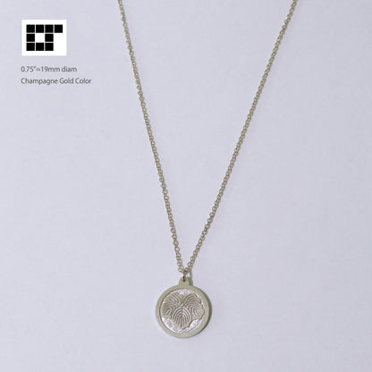 Pendant - Ivy in a circle - 丸に蔦 - Maruni Tsuta