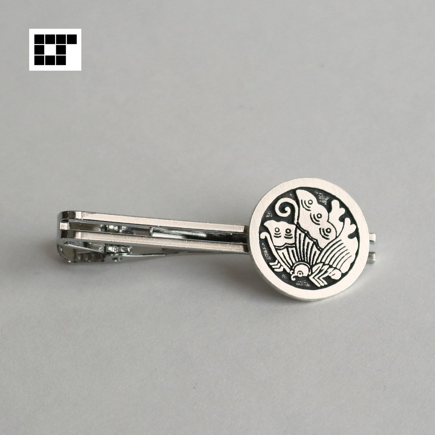 Tie bar - Butterfly in a circle - Japanese Clan Crest