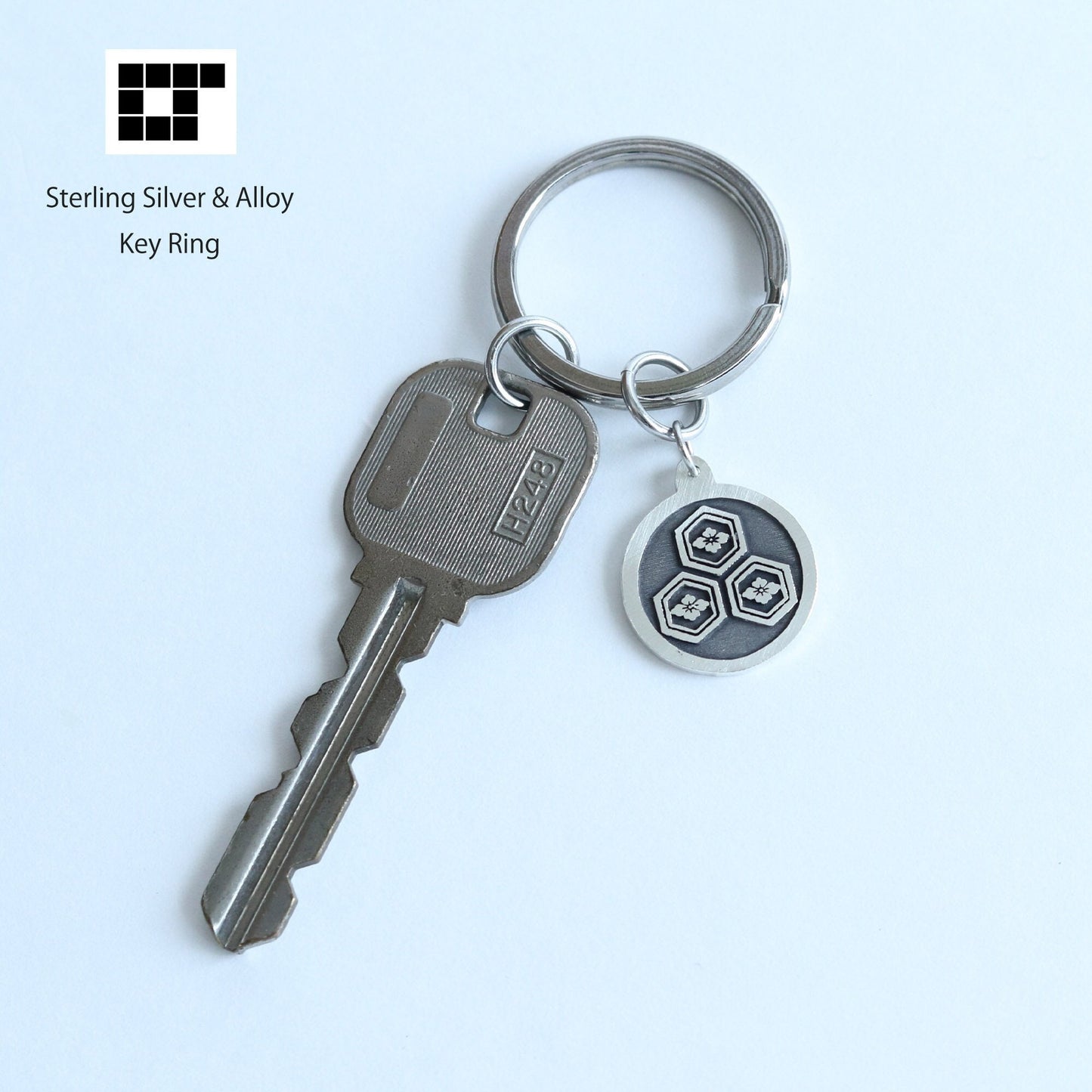 Key chain - Three of Hanabishi in hexagon in a circle - 丸に三つ盛り亀甲に花菱