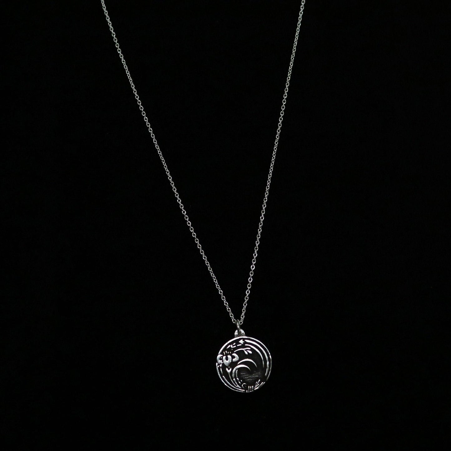Bouquet of Irises- Japanese Kamon -Tabane kakitsubata -Japanese Clan Crest Pendant