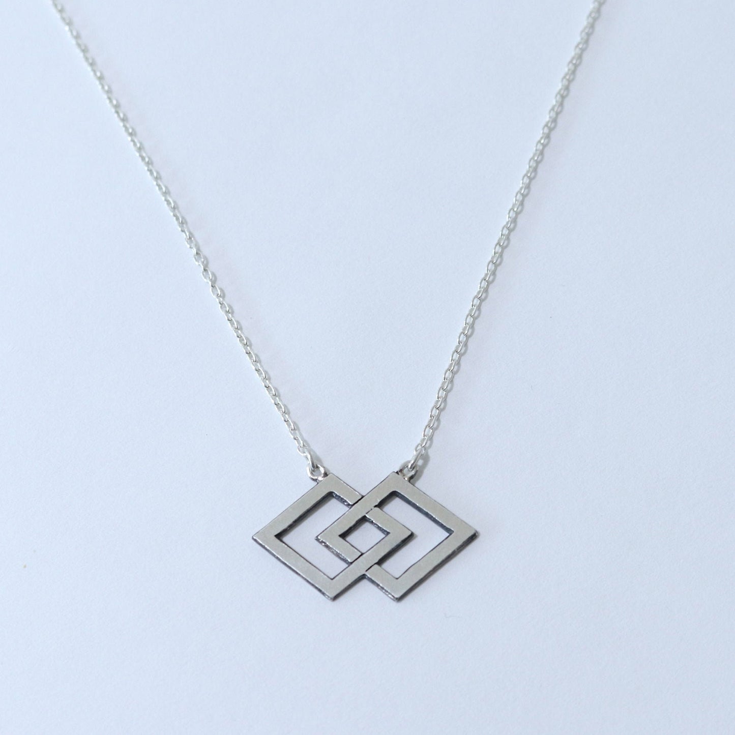 Pendant - Crossing Lozenges - 違い菱