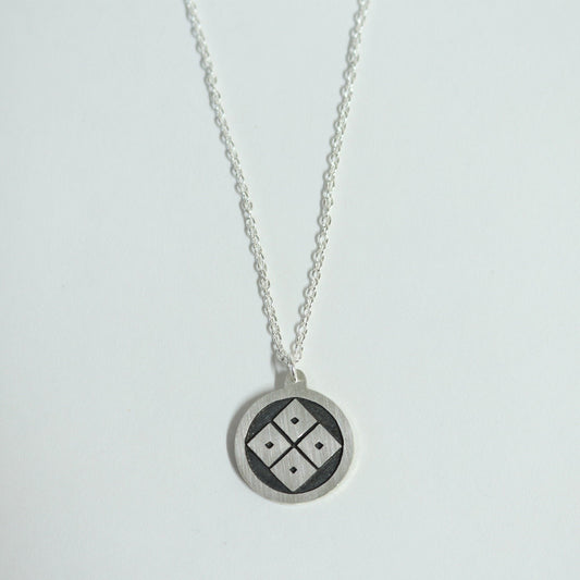 Four eyes in a circle - Kamon Necklace - Japanese Clan Crest
