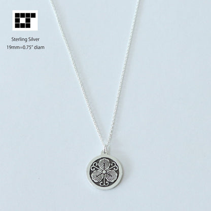 Oak Vine in a circle - Japanese Clan Crest Pendant - Kamon Pendant