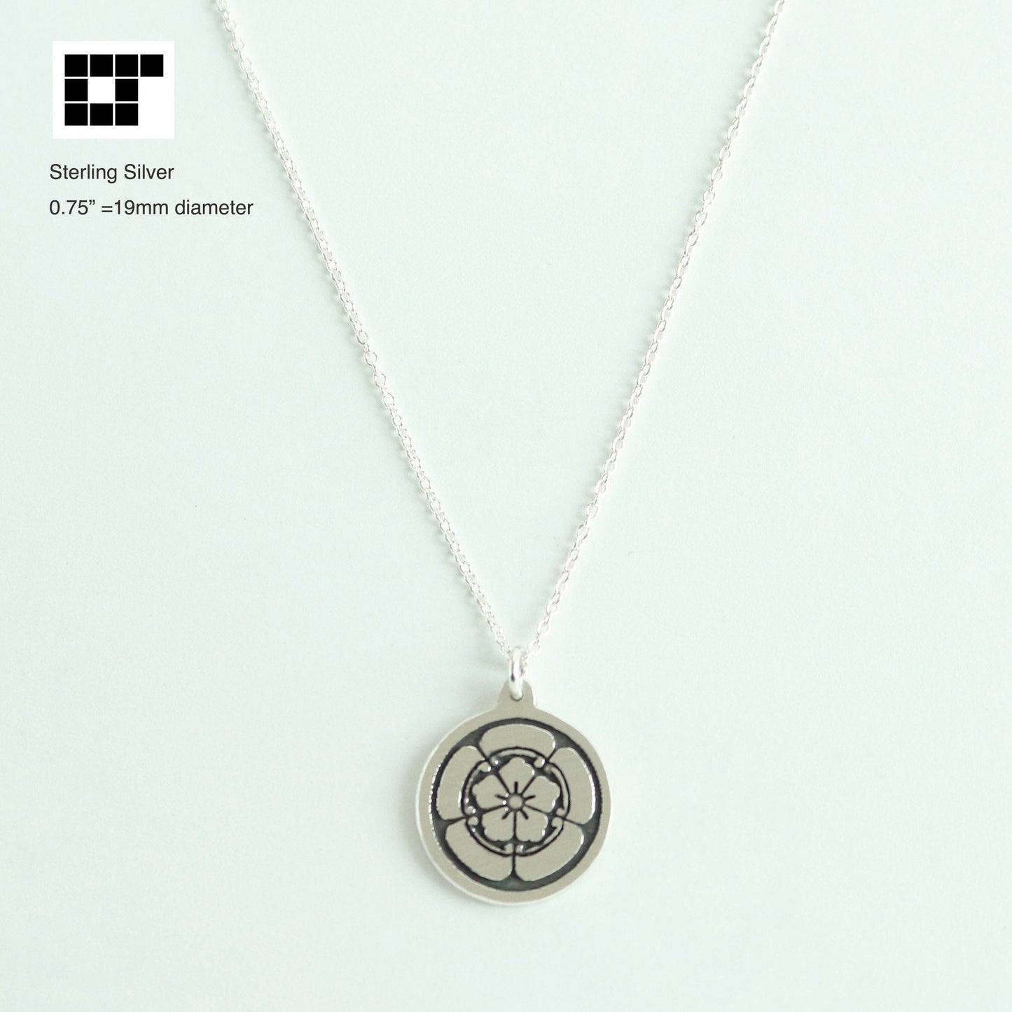 Pendant - Maruni Gokani Karahana - 丸に五瓜に唐花: Maruni Gokani Karahana