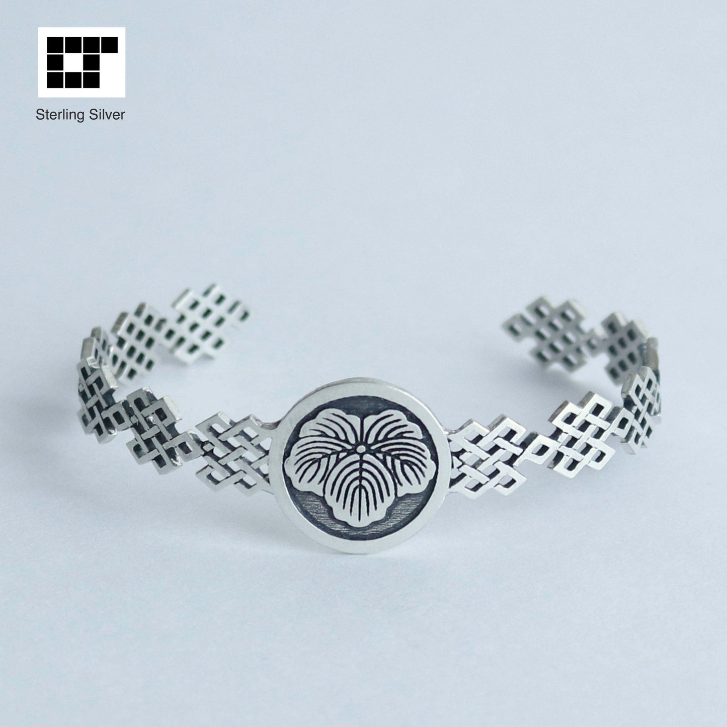 Bangle cuff bracelet / Ivy in a circle  / Kamon / Japanese clan crest / Sterling Silver
