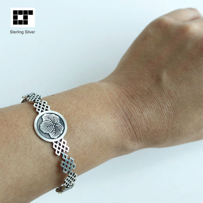 Bangle cuff bracelet / Ivy in a circle  / Kamon / Japanese clan crest / Sterling Silver