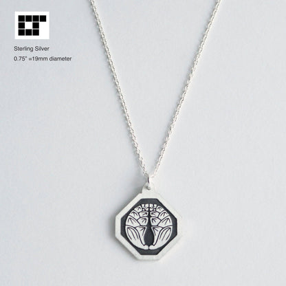 Pendant - Cuddling Japanese Ginger in a square trimmed corners - 隅切り角に抱き茗荷