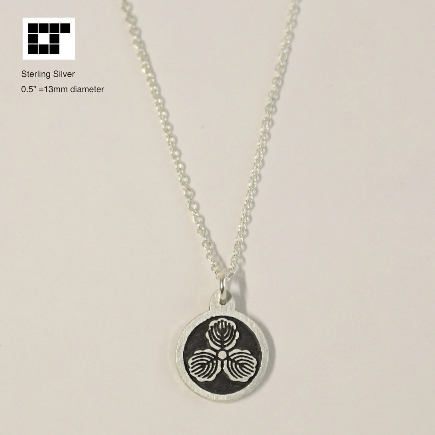 1/2"=13mm Pendant - Three oaks in a circle - 丸にミツ柏