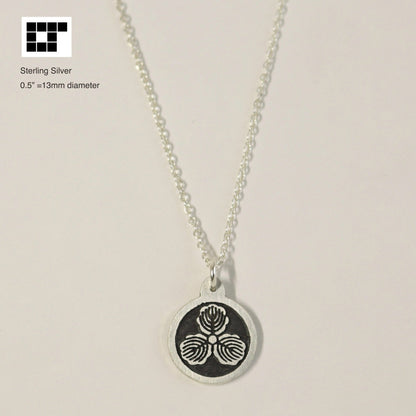 1/2"=13mm Pendant - Three oaks in a circle - 丸にミツ柏