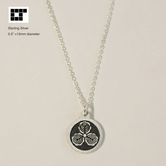 1/2"=13mm Pendant - Three oaks in a circle - 丸にミツ柏