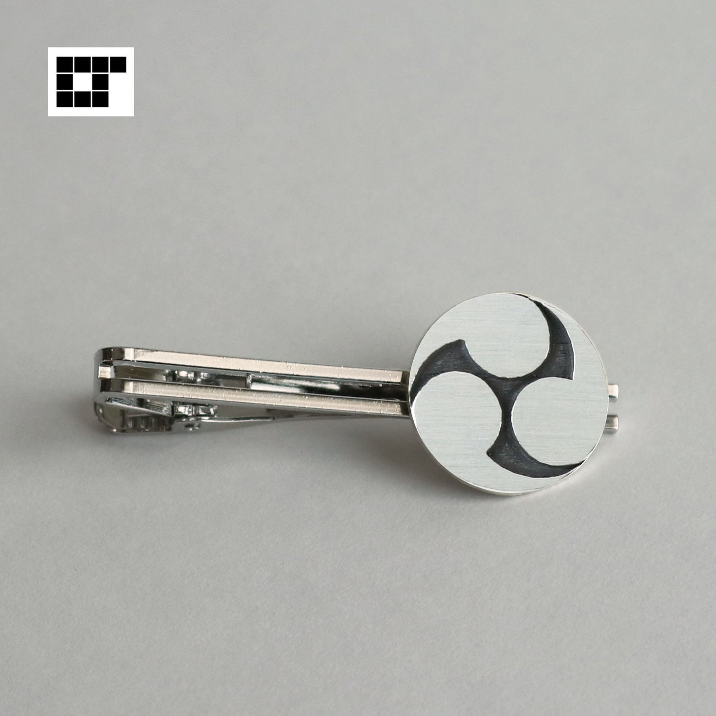 Tie bar - Hidari Mitsu Tomoe - Three Clockwise Swirls - Japanese Clan Crest