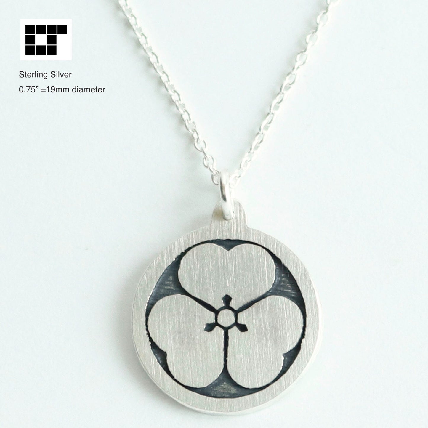 Pendant - Wood Sorrel in a circle - Japanese Kamon Pendant - 丸に片喰