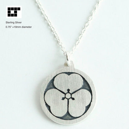 Pendant - Wood Sorrel in a circle - Japanese Kamon Pendant - 丸に片喰