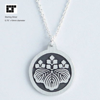 Pendant - Five Three Paulownia in a circle - Maruni Gosan Kiri