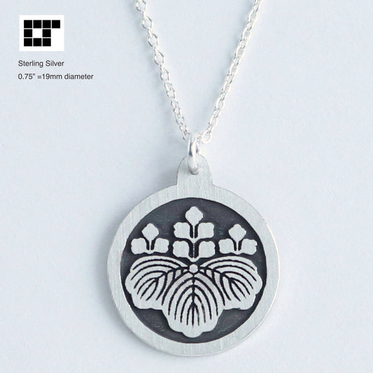 Pendant - Five Three Paulownia in a circle - Maruni Gosan Kiri
