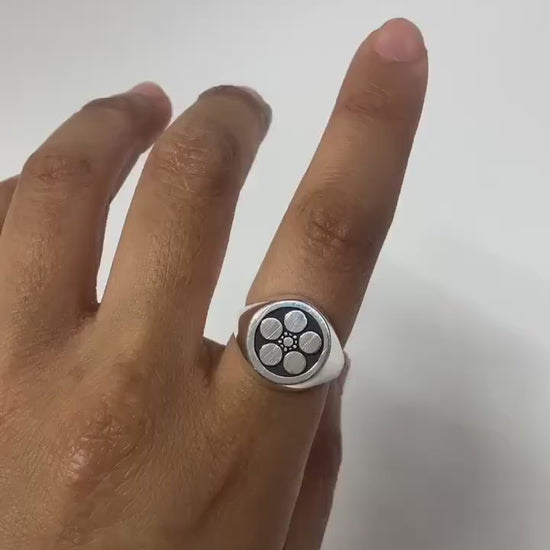 Umebachi - Small Ring - Japanese Kamon ring