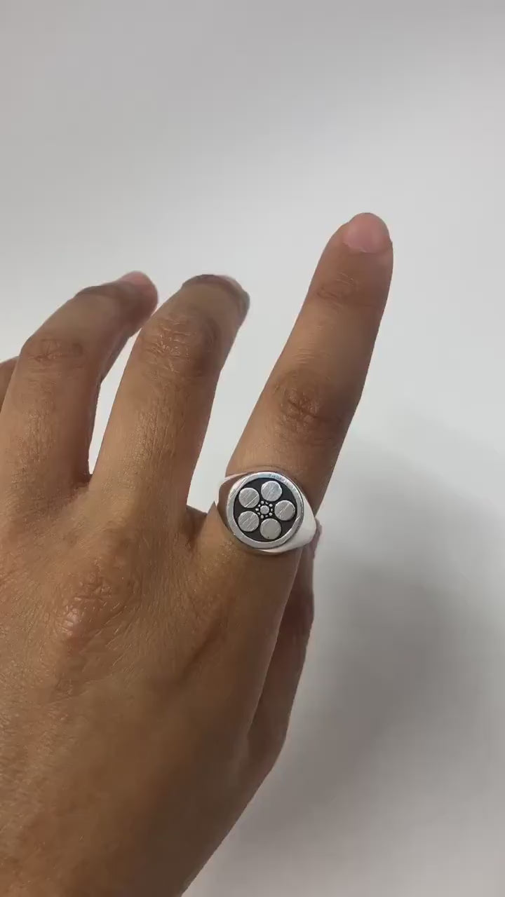Umebachi - Small Ring - Japanese Kamon ring